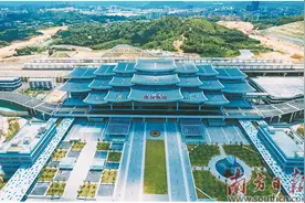 深度融入大湾区现代化综合交通枢纽图片