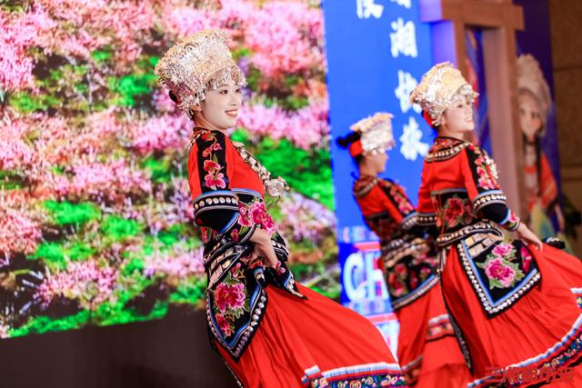 高铁连湘渝 风情大武陵！重庆文旅入湘掀起“巴渝热”