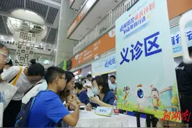 近视不用管，18岁做近视手术即可？眼科医生划重点：做完手术仍有“网脱”风险！图片
