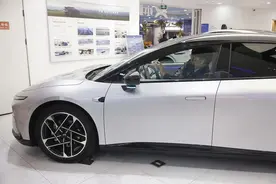 以旧换新补贴断档后车企限时兜底 又一个买车的好机会？图片