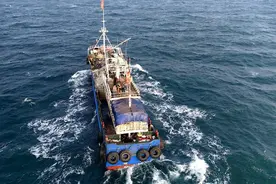 渔民海上突发心梗，北海救助局出动直升机紧急救援图片