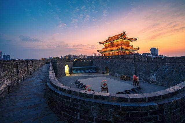 晚潮｜旅游途中爱而不到