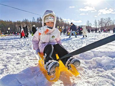 激活冰雪“冷资源” 打造旅游“热产业”