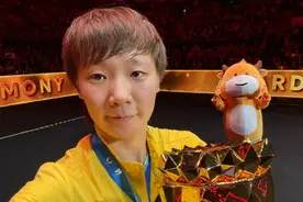 4比0横扫孙颖莎，她首夺亚洲杯女单冠军，王曼昱还是那个单纯喜欢打球的女孩图片