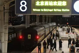 春运启动 中国铁路北京局所有车站提供夜间候车服务图片