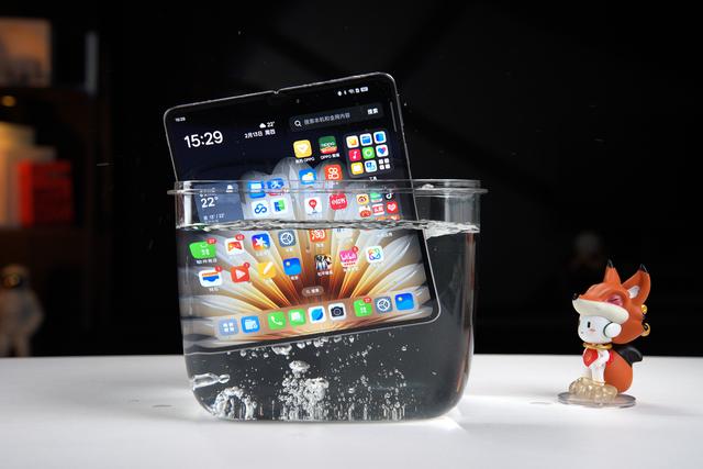 兼容苹果的天花板！OPPO Find N5凭实力出圈