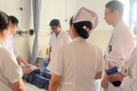 六旬老人腹股沟疝，竟意外查出肝癌图片