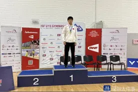 目标实现！深圳10后羽毛球少年在世界大赛中斩获团体冠军图片