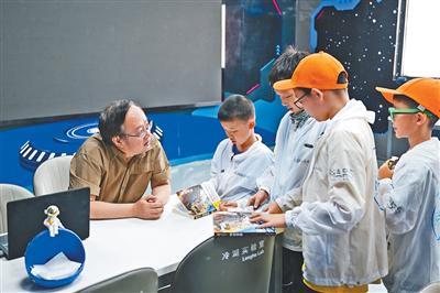 戈壁小镇科幻游