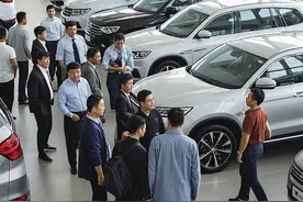 加码降价、0息购车、以旧换新……车企为年底冲量大打优惠牌图片