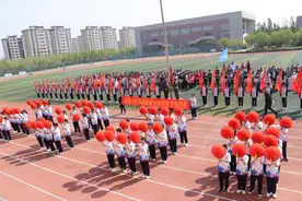 东营市河口区第一中学举办“团结拼搏 挑战自我”春季田径运动会图片