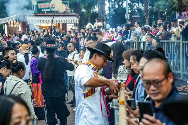 双节昆明周边游 | 解锁NPC闯关新玩法 云南民族村“暖冬生活季”国庆启幕