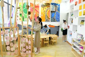 园长收学生6元巧克力被开除，用力过猛了 | 新京报快评图片