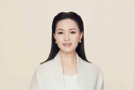 著名歌唱家雷佳受聘浙江师范大学，曾演唱电视剧《人世间》同名主题曲感动无数观众图片