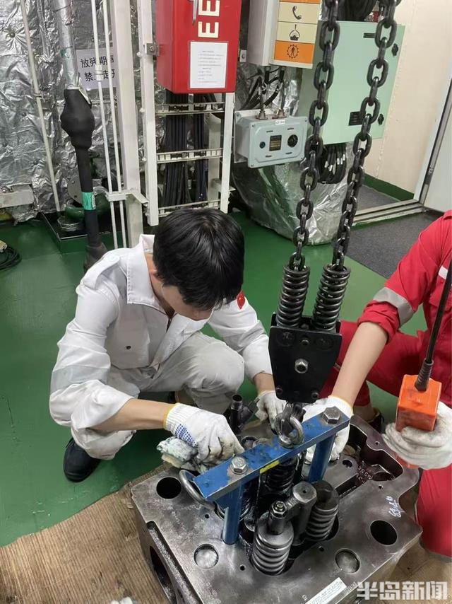 假期我在岗丨在噪音和高温中确保“科学”号科考船平稳运行