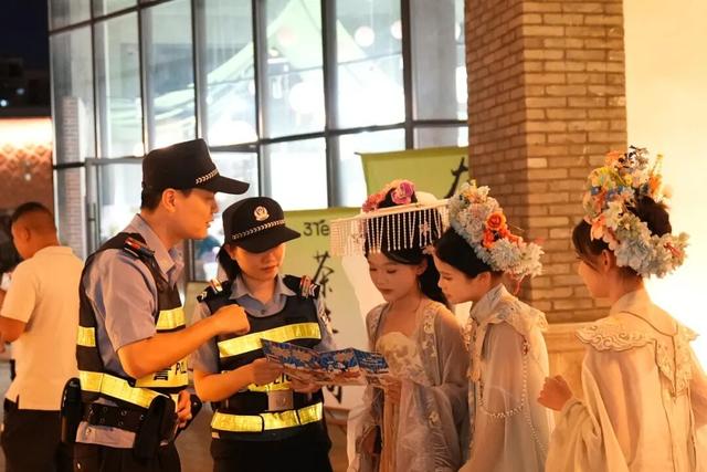 央媒聚焦！福州这条百年古街又火了！