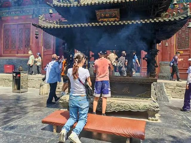 突然失去住持的少林寺 戒备森严