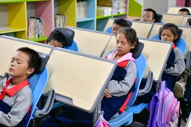 新华视点丨你家娃每天睡几个小时？——部分中小学生睡眠不足现象调查图片