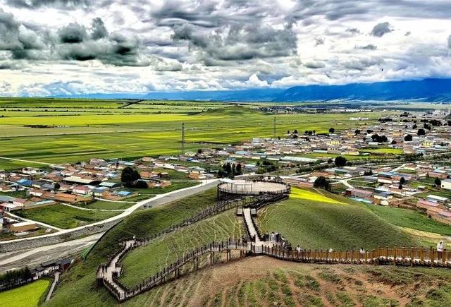 旅客齐呼“哇塞”！窗外闪过……