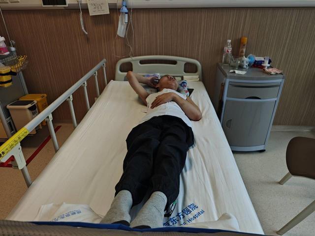 00后“折叠男孩”4次手术打开身体