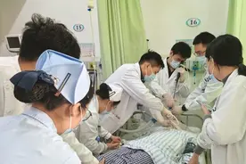 破伤风发病率不到百万分之一，死亡率极高，长海医院争分夺秒挽救患者生命图片