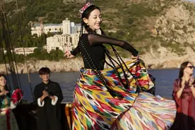 《花儿与少年·丝路季》迪丽热巴跳新疆舞传递民族文化魅力图片