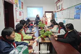云岩区毓秀路街道关工委、毓秀社区组织辖区小学生开展消防安全知识宣传图片