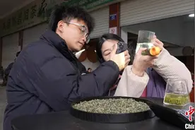 好茶也怕巷子深 “中国绿茶第一市”掀起直播热图片