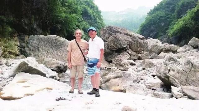 双河洞背后故事丨200城寻觅终驻足，“哥伦布·陈”的双河情怀