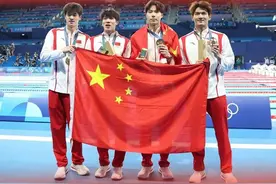 男子4×100混接，中国队惊天逆转夺金图片