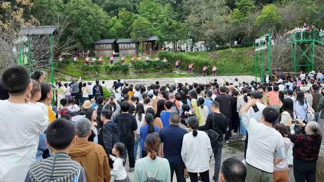 2025年国庆中秋假日前四天全省文化和旅游市场情况综述