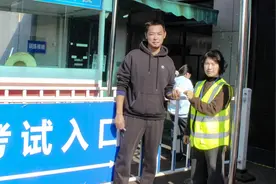 机动车考场拾物近百起 其中身份证占多数图片