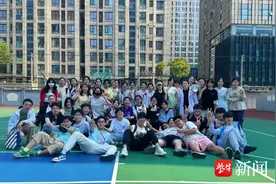考完啦！想跳舞想看世界………高考结束，他们要“放飞自我”图片