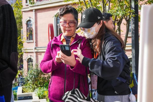 赴一场美好之约！@Hi静安小红书亮相美好生活节市集→