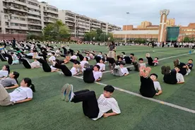 郑州市管城回族区外国语学校中招体育考试纪实图片