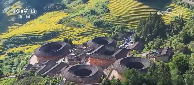 秋季限定风光已“上线” 五彩斑斓的秋日盛景在神州大地次第铺展