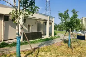 贾鲁河主城区两岸公厕大多还是没法用，打井是当前临时办法图片