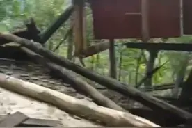 巨石滚落砸中民房致一村民遇难 四川一地回应：确有此事，已转移周围居民到安全地带图片