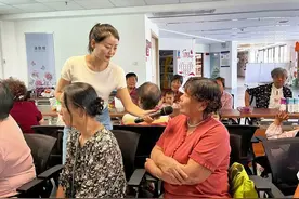营养师进社区 教居民“吃”出健康图片