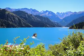 新疆阜康：天山天池美景迎客来图片