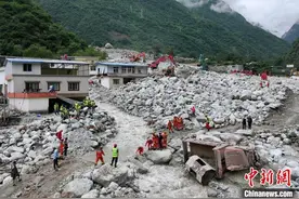 四川康定山洪泥石流现场：抢险任务艰巨 搜救仍在持续图片