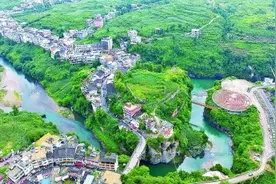 贵州省毕节市纳雍县厍东关乡陶营村：山林缀满樱桃红图片