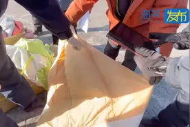 退！退！退！四千余件旧衣物申报为“和服” ，被天津海关查获图片