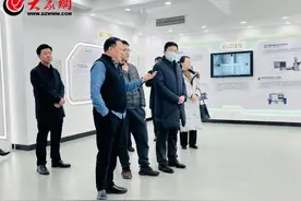 青岛市科技局春节前夕走访慰问部分院士专家图片