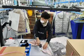 穿了多年的衣服被烧竟全额赔偿9700元 京东洗衣高标赔付的“千金市马骨”效应图片