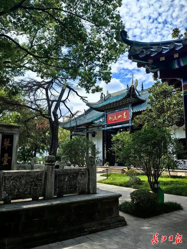 全国游客暑期打卡古琴台：知音文化在这里具象化了