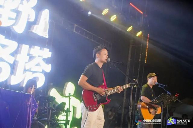 徒步大会与星空音乐会点亮湘西洛塔，八百行者“向野而行”