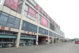 梭子蟹大量上市，闵行这里和舟山基本同价！图片