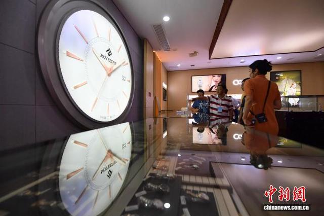 中国钟表名城——福建海丝钟表博物馆展世界钟表文化