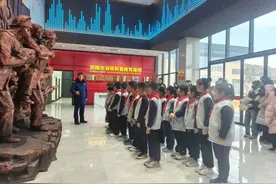 争当消防安全小达人！汉峪小学学子走进消防科普教育基地图片